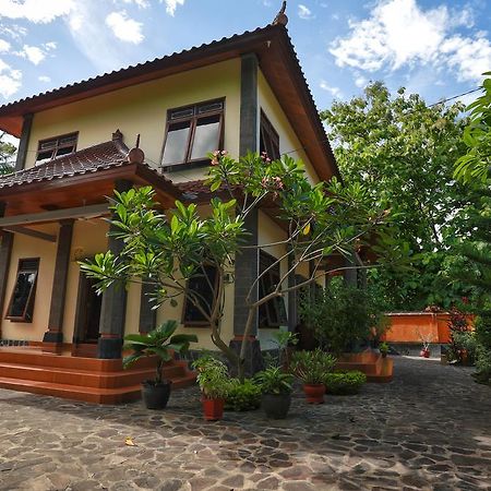 Villa Maryadi Lovina Exterior foto